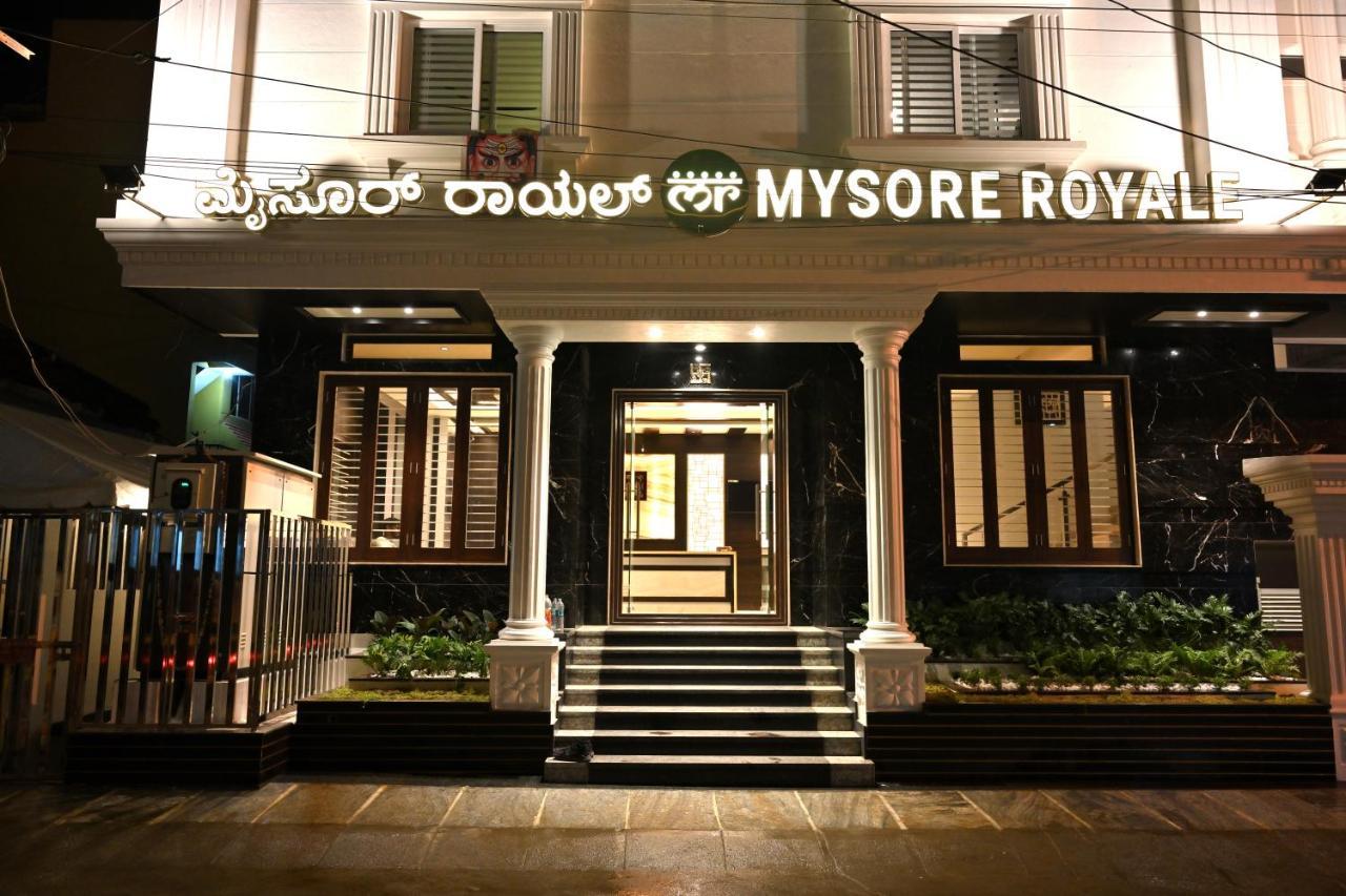 Hotel Mysore Royale Esterno foto